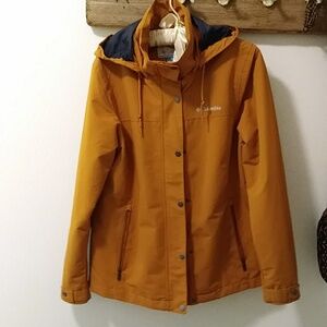 Columbia Omni-tech raincoat. Medium.  Orange/yellow/gold colour.